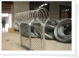 hr-01機場防護網,hr機場隔離柵,hr優(yōu)質機場圍欄網,購優(yōu)質隔離柵到安平海銳 - 安平縣海銳金屬絲網制品廠 -產品資訊